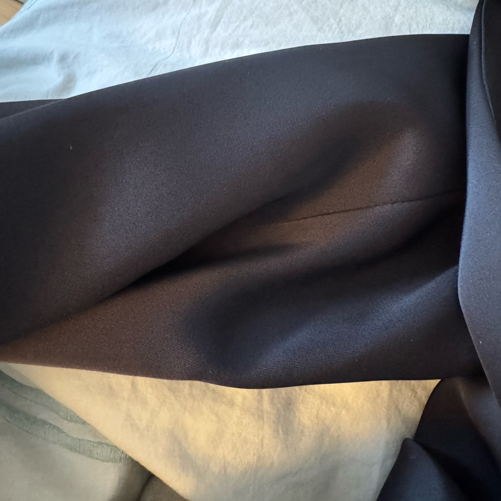 NWT Leset Barb Satin Blazer in Midnight Size Small - Picture 4 of 6